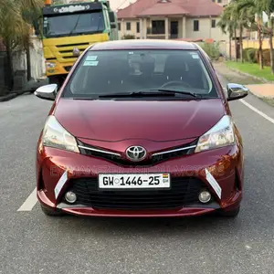 Toyota Vitz 1.3 FWD 5dr 2015 Burgundy