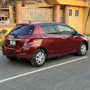 Toyota Vitz 1.3 FWD 5dr 2015 Burgundy