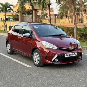 Toyota Vitz 1.3 FWD 5dr 2015 Burgundy