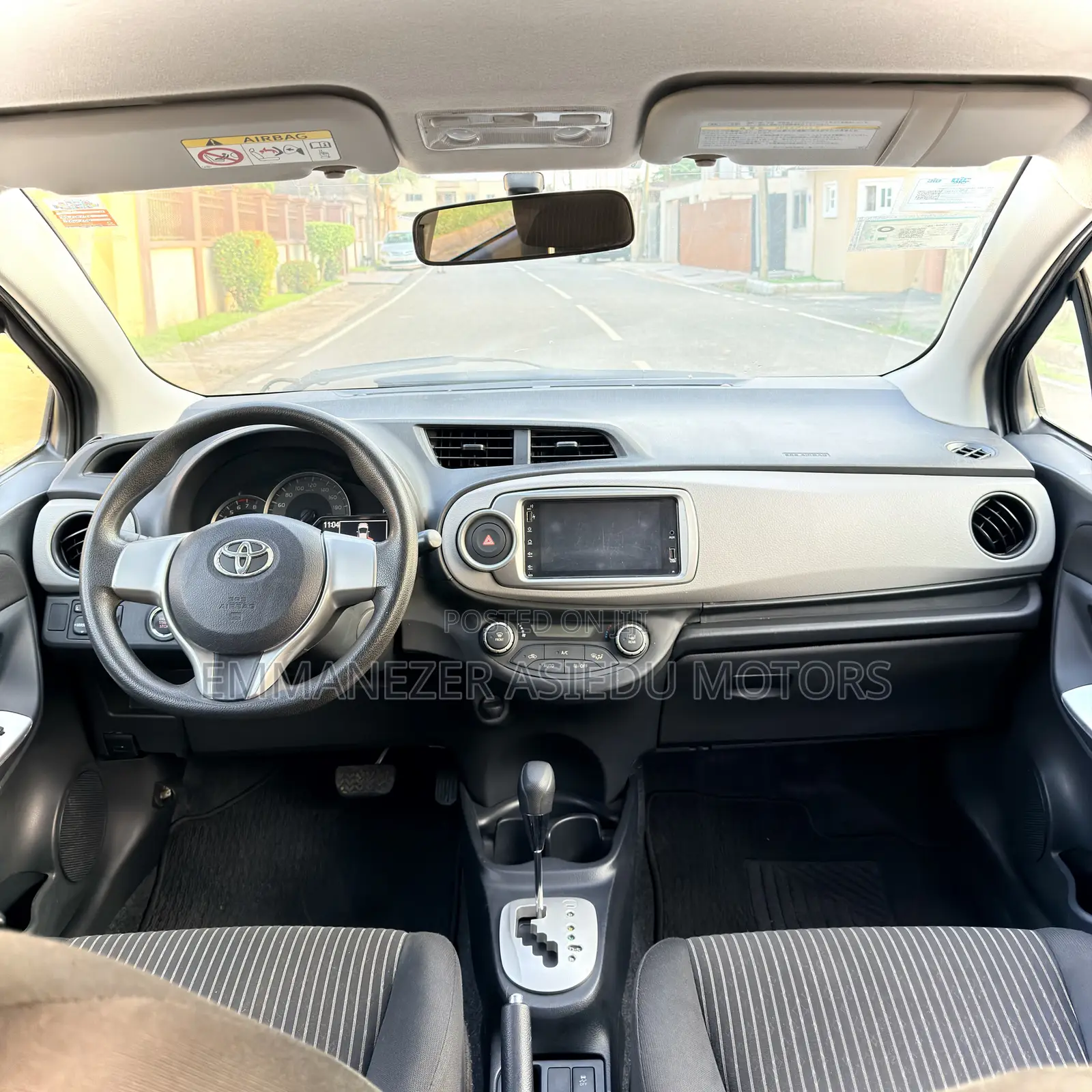 Toyota Vitz 1.3 FWD 5dr 2015 Burgundy