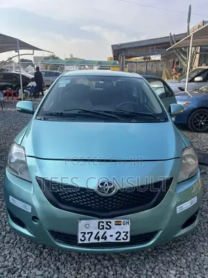 Toyota Belta 2010 Green