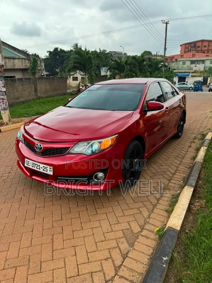 Toyota Camry SE 4dr Sedan (2.5L 4cyl 6A) 2014 Red
