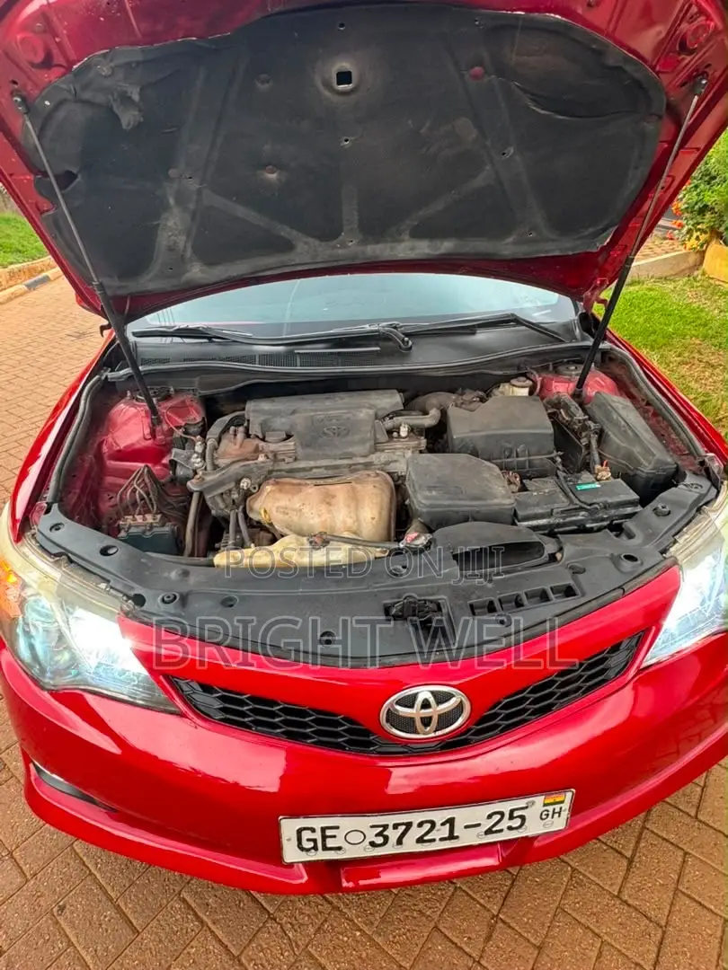 Toyota Camry SE 4dr Sedan (2.5L 4cyl 6A) 2014 Red