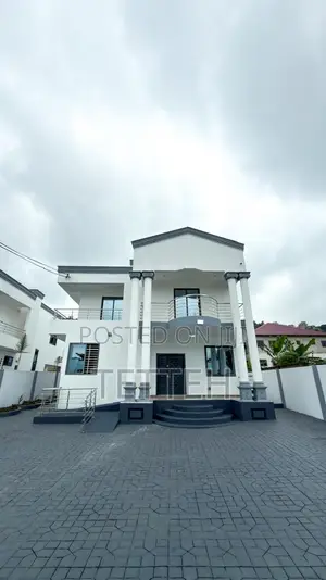 4bdrm House in Ayi Mensh, SSNIT Flats for sale