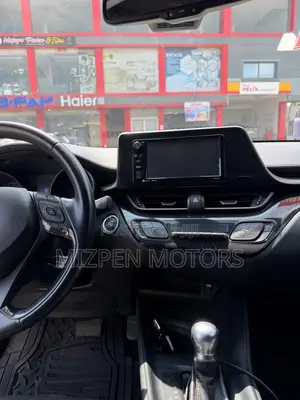 Toyota C-HR XLE Prermium FWD (2.0L 4cyl 2AM) 2018 White
