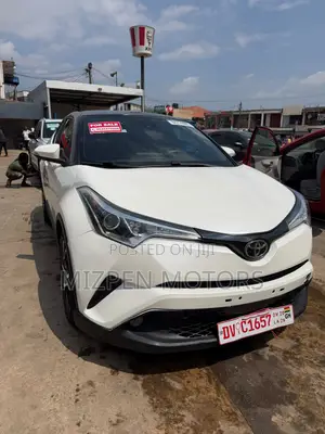 Toyota C-HR XLE Prermium FWD (2.0L 4cyl 2AM) 2018 White