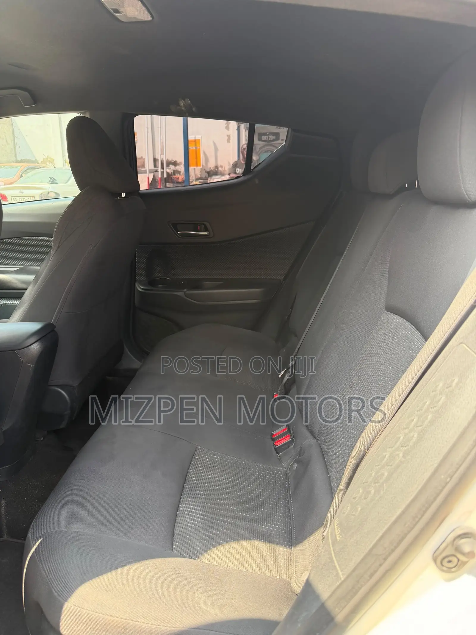 Toyota C-HR XLE Prermium FWD (2.0L 4cyl 2AM) 2018 White