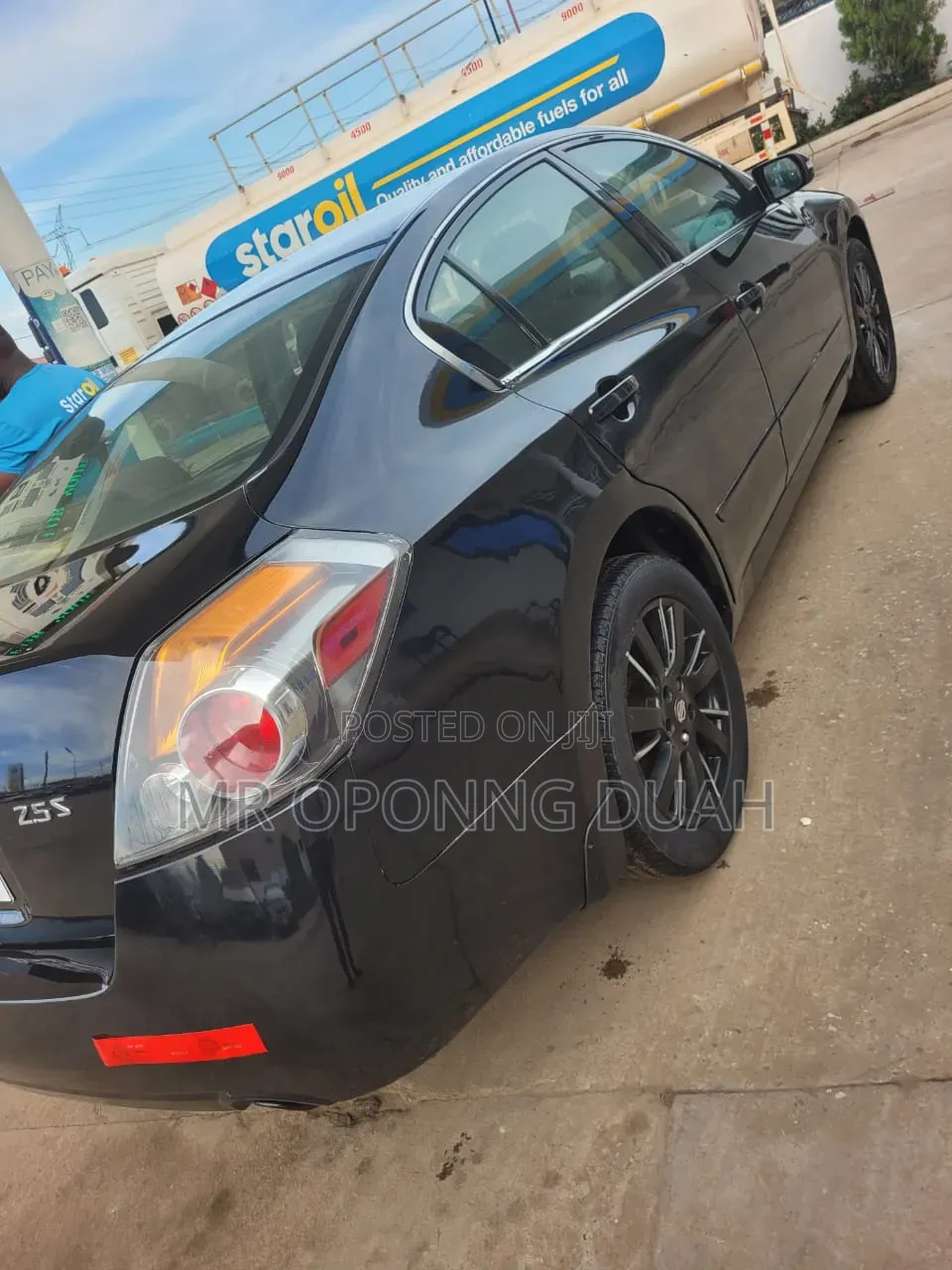 Nissan Altima 2010 Black