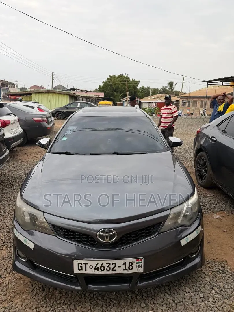Toyota Camry 2014 Gray
