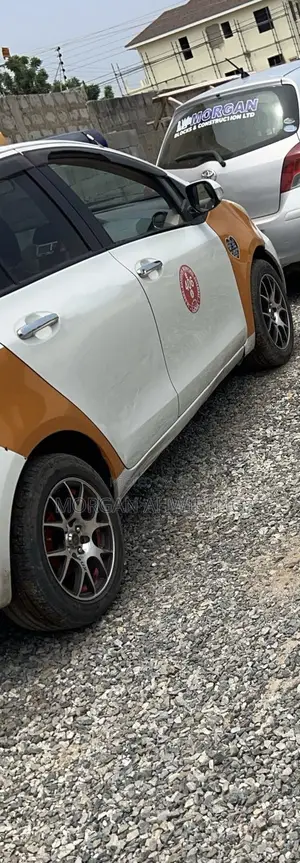 Toyota Vitz 2010