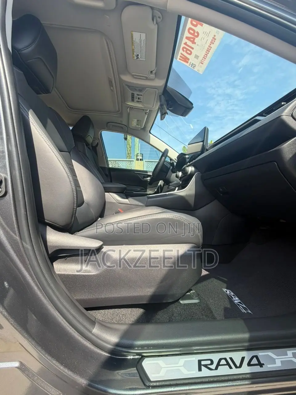 Toyota RAV4 XLE Premium AWD 2024 Gray