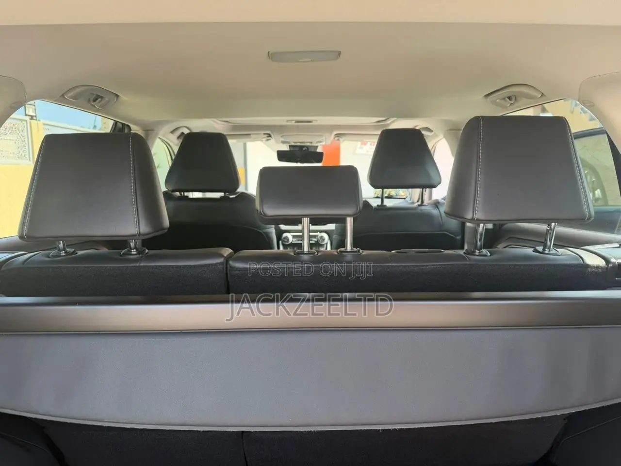 Toyota RAV4 XLE Premium AWD 2024 Gray