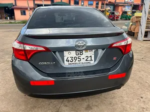 Toyota Corolla S Premium 4dr Sedan (1.8L 4cyl CVT) 2015 Gray
