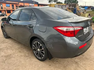 Toyota Corolla S Premium 4dr Sedan (1.8L 4cyl CVT) 2015 Gray