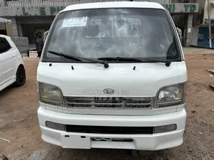 Daihatsu Charmant 1985 White