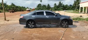 Toyota Camry Base 4dr Sedan (2.5L 4cyl 6M) 2010 Gray