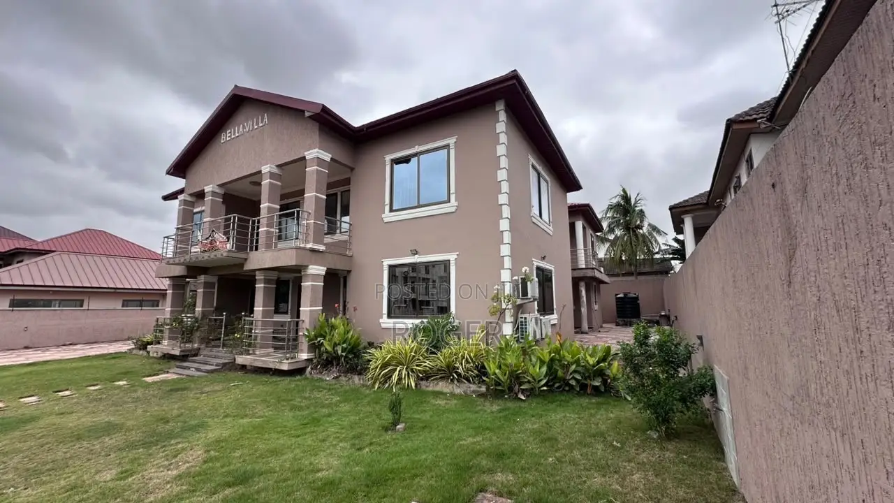 10bdrm House in Adjiriganor for rent