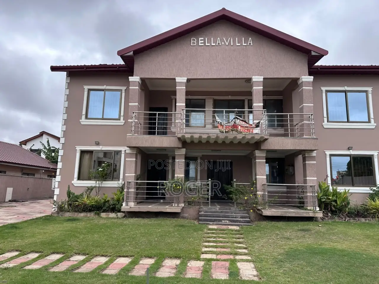 10bdrm House in Adjiriganor for rent