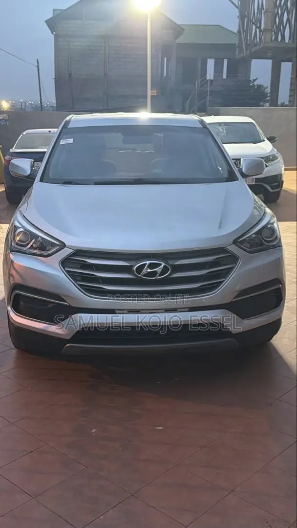 Hyundai Santa Fe SE AWD 2018 Silver