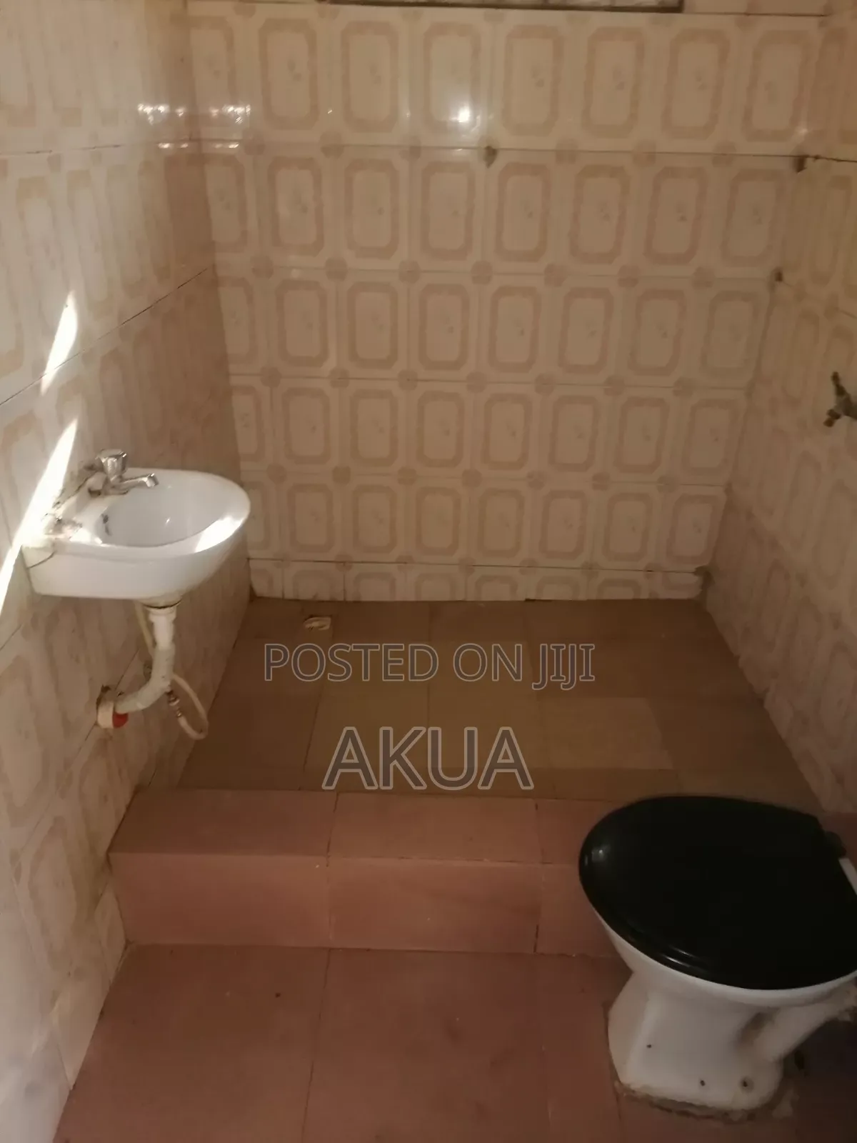 1bdrm Room & Parlour in Safety Saves, Baatsona Total for rent