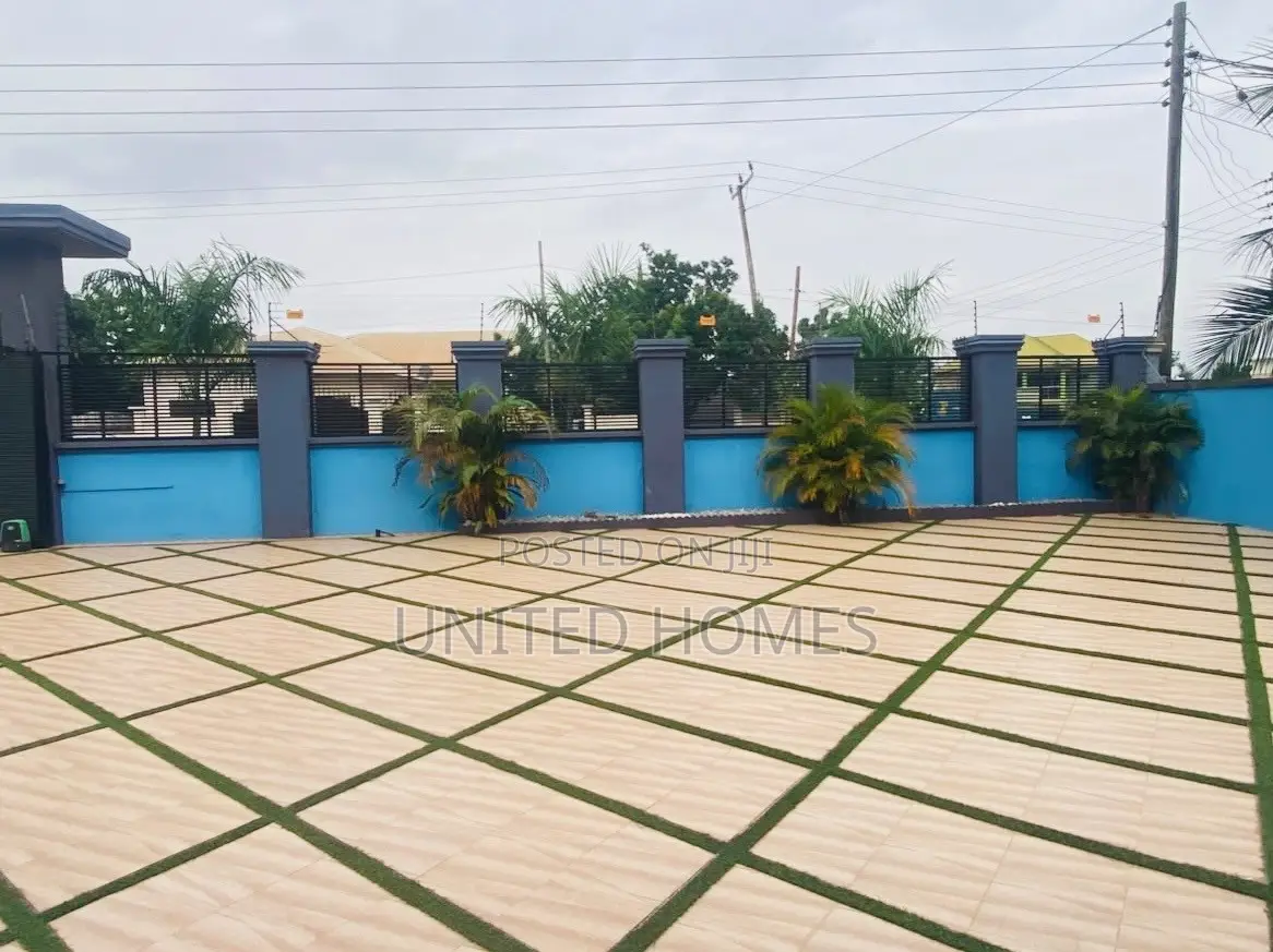 5bdrm House in Haatso for sale