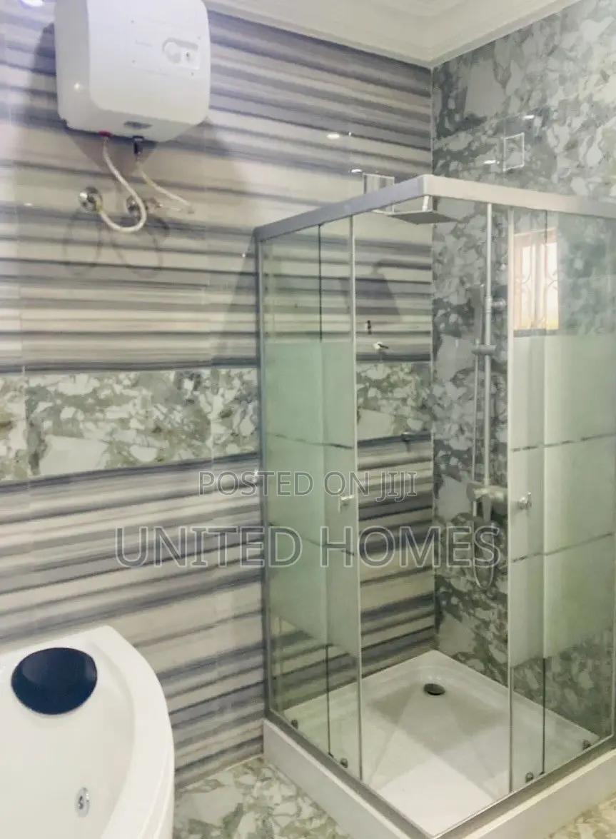 5bdrm House in Haatso for sale