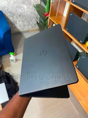 Laptop Dell Latitude 7390 8GB Intel Core i3 HDD 1T