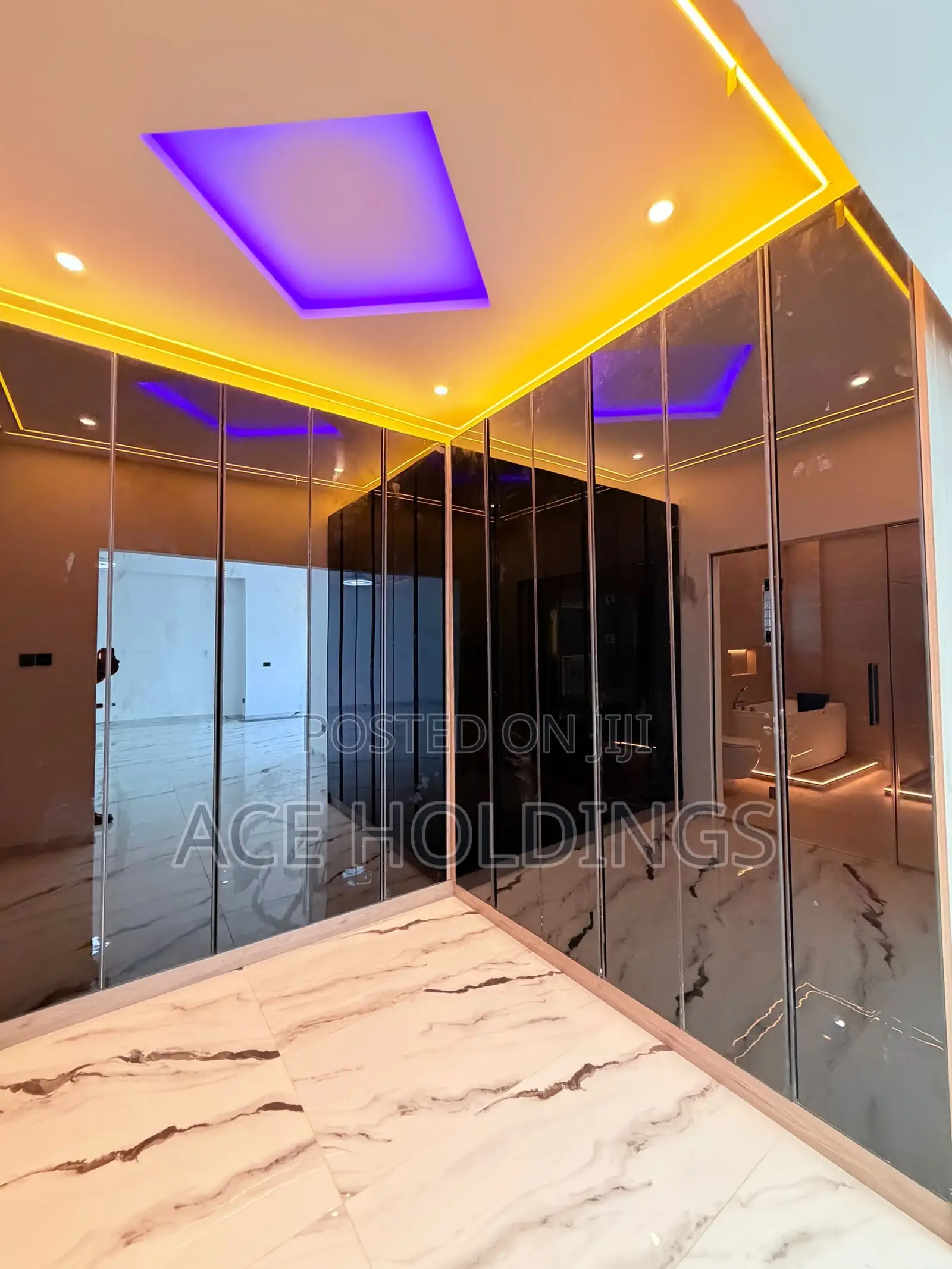 5bdrm Mansion in School Junction for sale