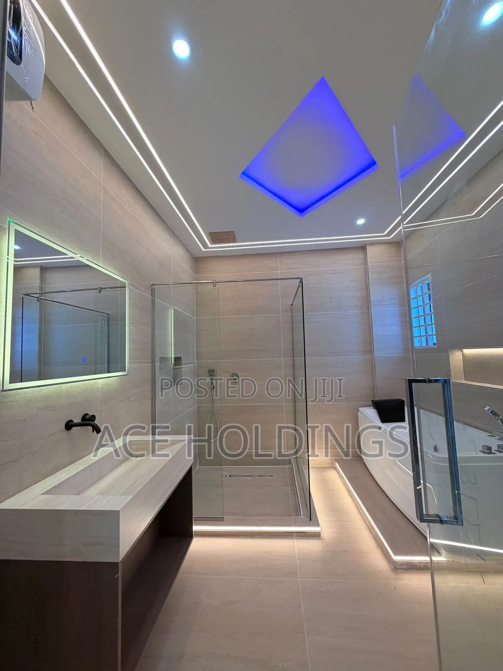 5bdrm Mansion in School Junction for sale
