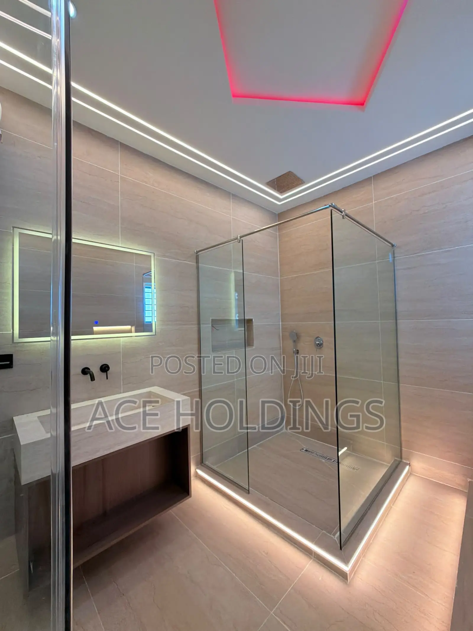 5bdrm Mansion in School Junction for sale