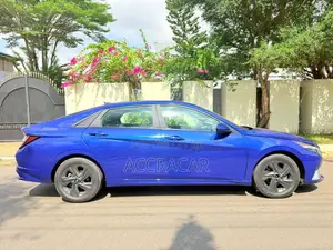 Hyundai Elantra 2021 Blue