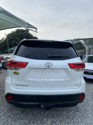 Toyota Highlander LE 4x4 V6 (3.5L 6cyl 8A) 2018 White
