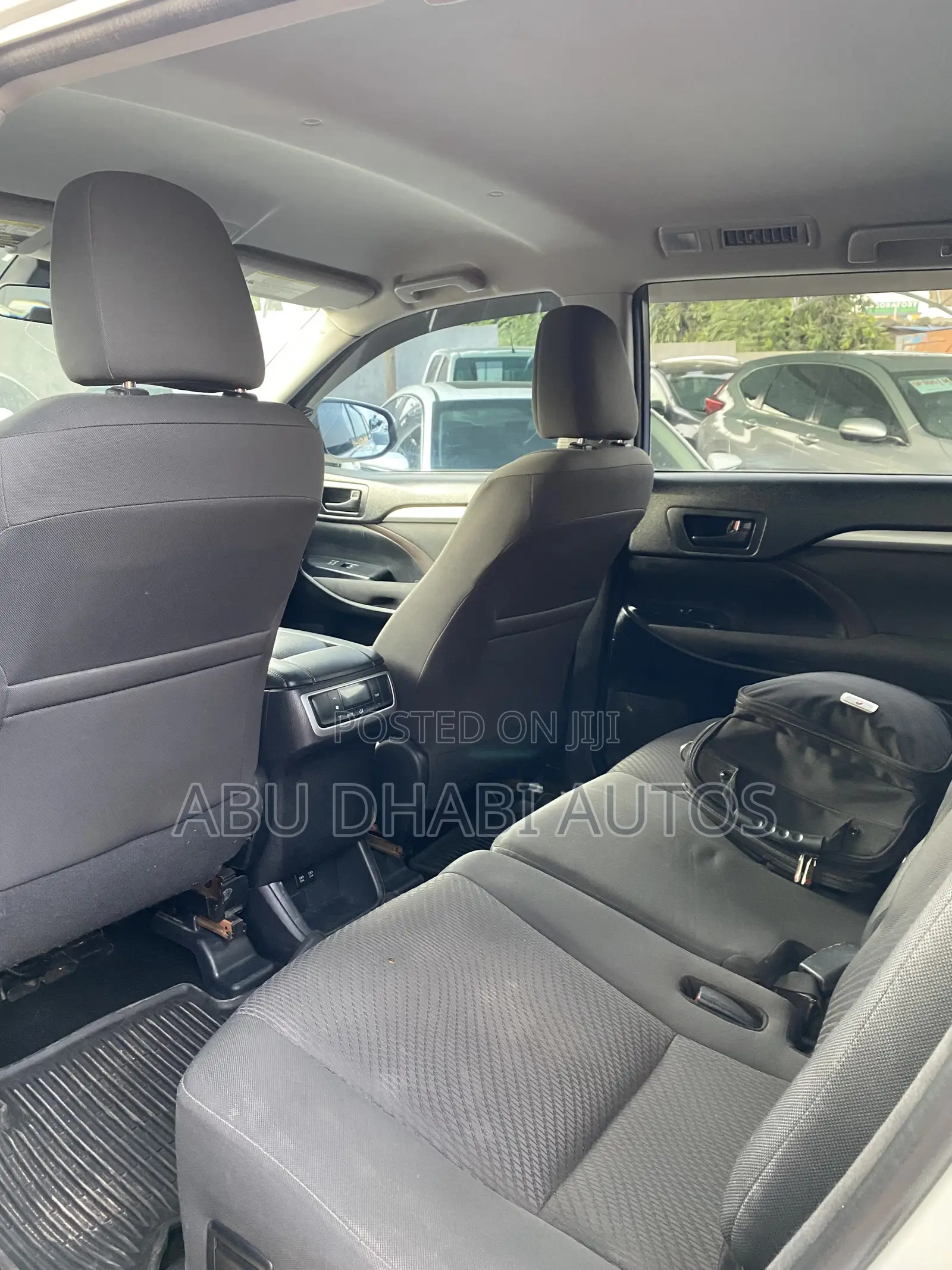 Toyota Highlander LE 4x4 V6 (3.5L 6cyl 8A) 2018 White