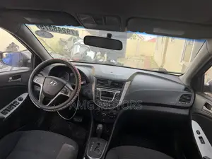Hyundai Accent SE Hatchback 2016 Gray
