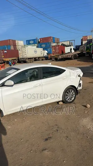 Hyundai Elantra 2016 White
