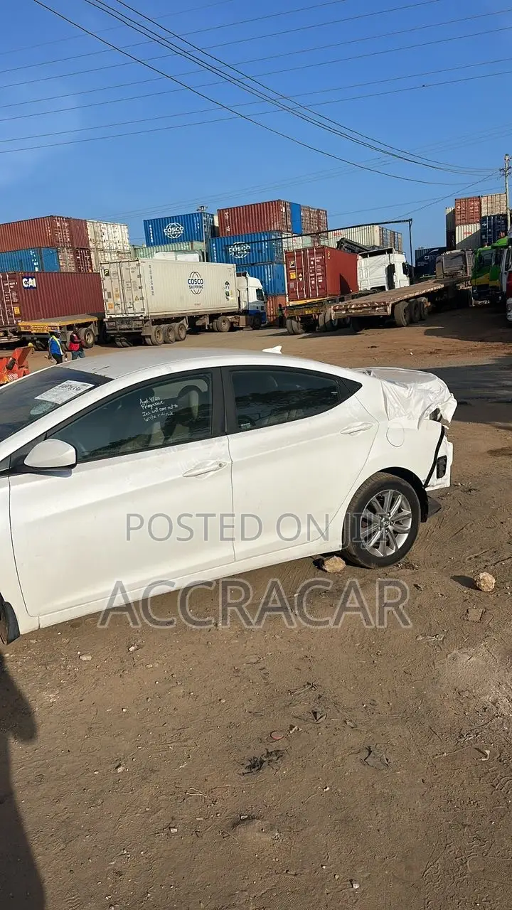 Hyundai Elantra 2016 White