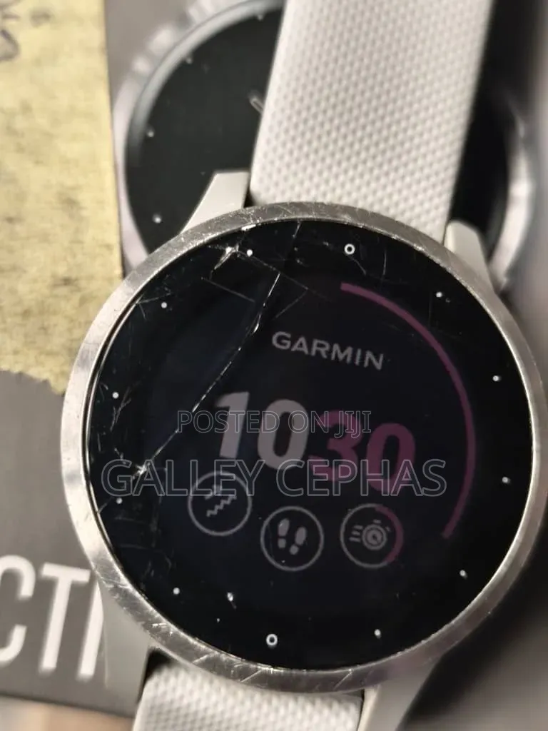 Garmin Vívoactive 4S GPS Smartwatch