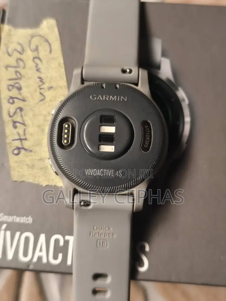 Garmin Vívoactive 4S GPS Smartwatch