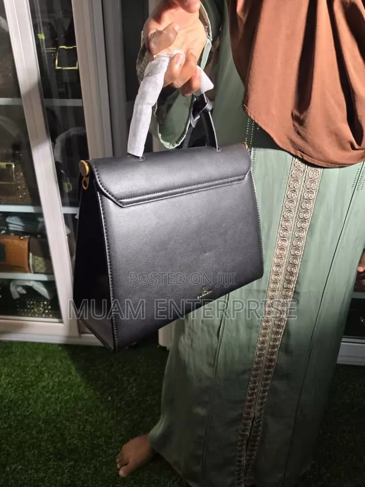 Quality 100% Cotton T-Shirt / Authentic Bags for Sale