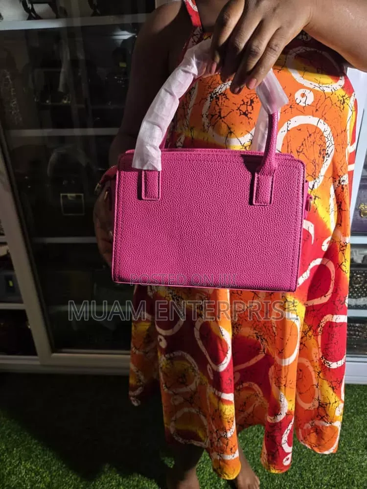Quality 100% Cotton T-Shirt / Authentic Bags for Sale