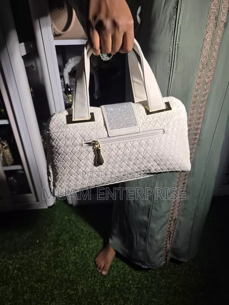 Quality 100% Cotton T-Shirt / Authentic Bags for Sale