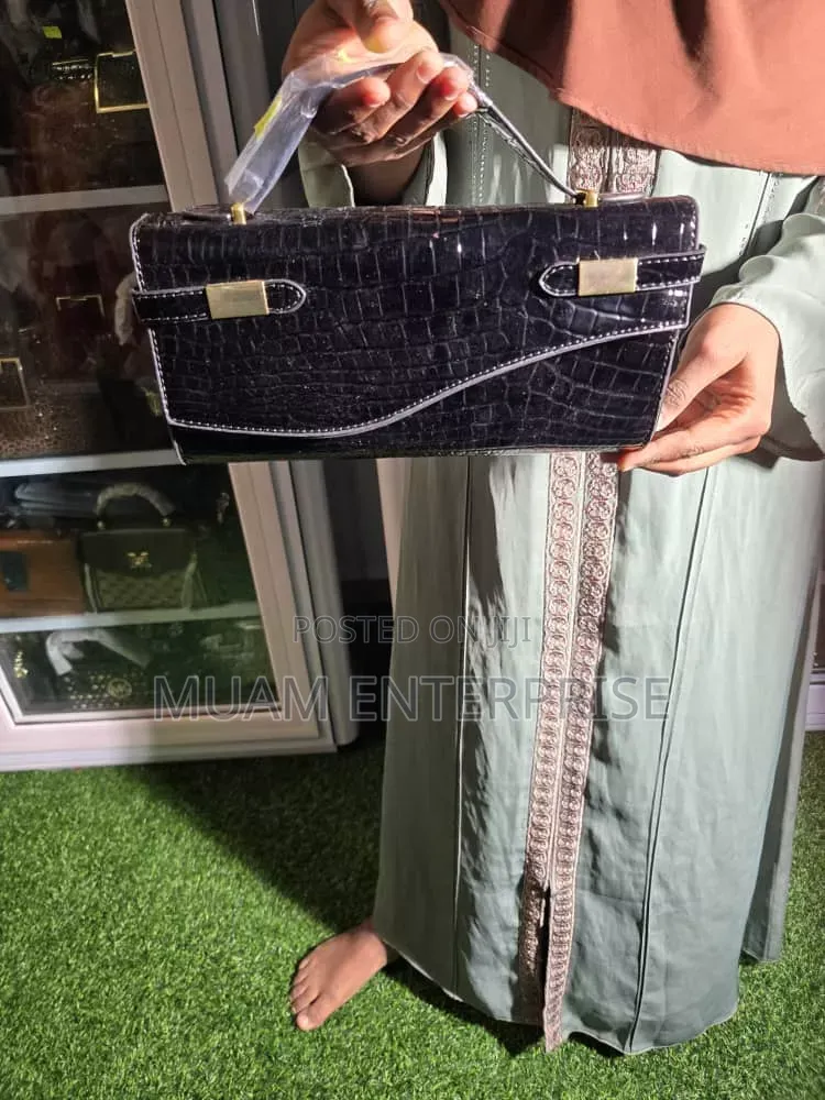 Quality 100% Cotton T-Shirt / Authentic Bags for Sale