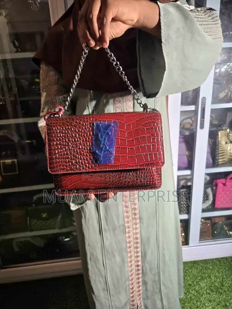 Quality 100% Cotton T-Shirt / Authentic Bags for Sale