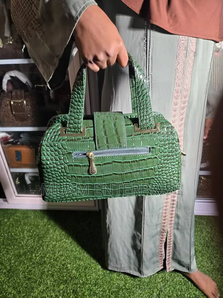 Quality 100% Cotton T-Shirt / Authentic Bags for Sale