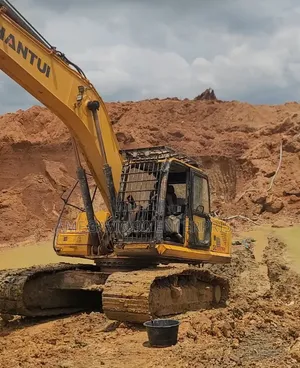 Excavator SHANTUI 220