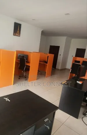 3bdrm Block of Flats in Dzorwulu for rent
