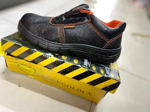 Heavy-Duty Industrial Safety Shoes.