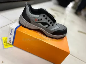 Heavy-Duty Industrial Safety Shoes.