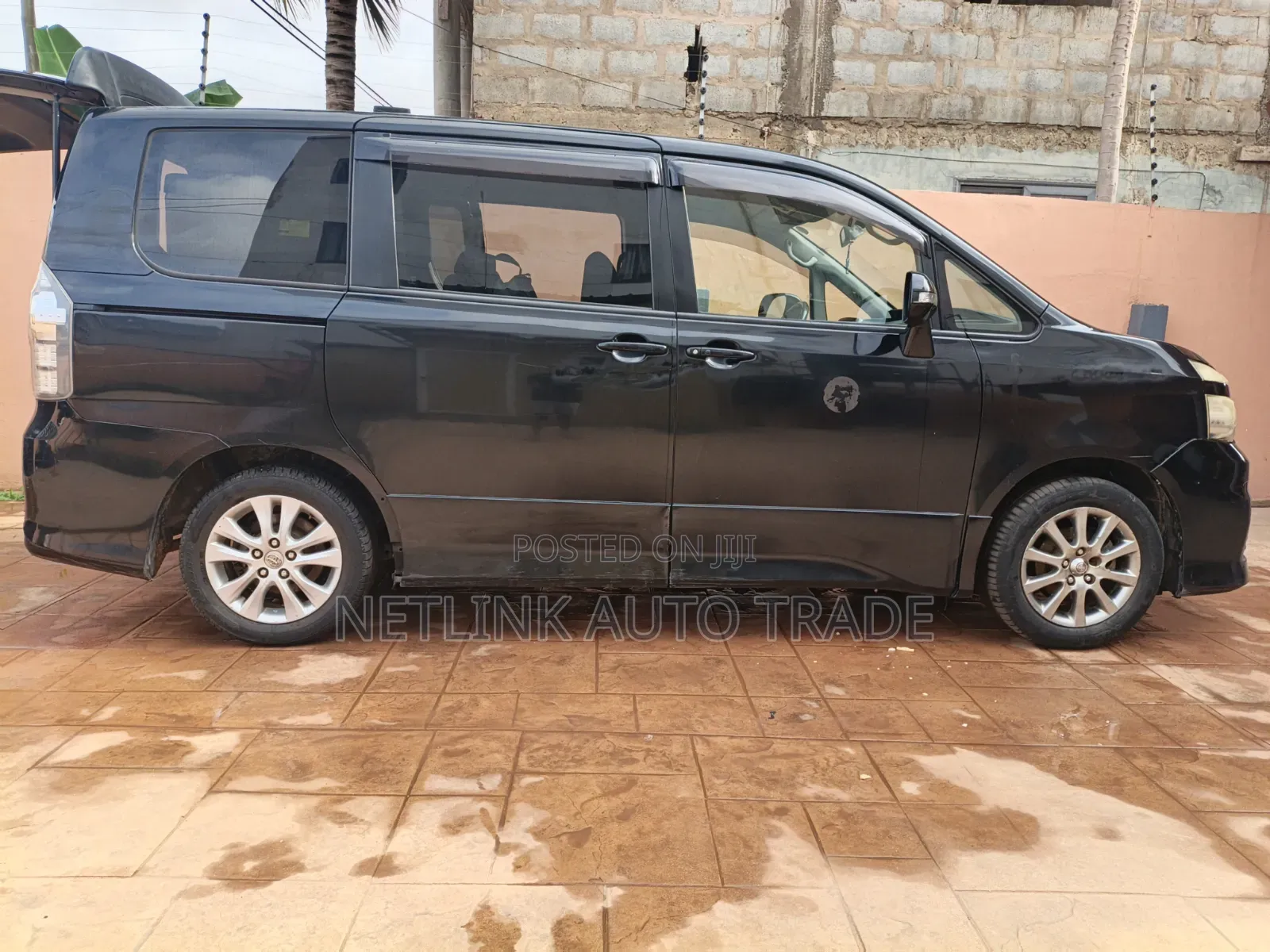 Toyota Voxy 2010 Black
