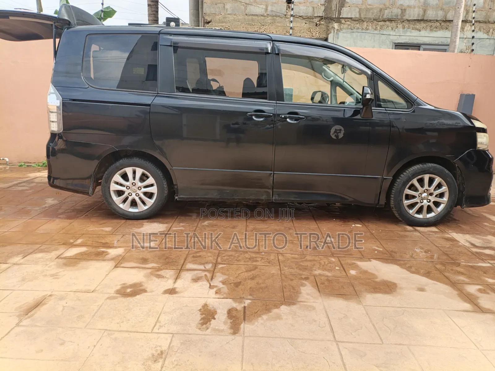 Toyota Voxy 2010 Black